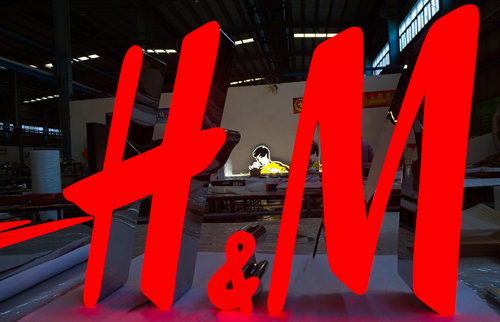 柯赛标识LED发光字厂家介绍：斜边迷你发光字的特点