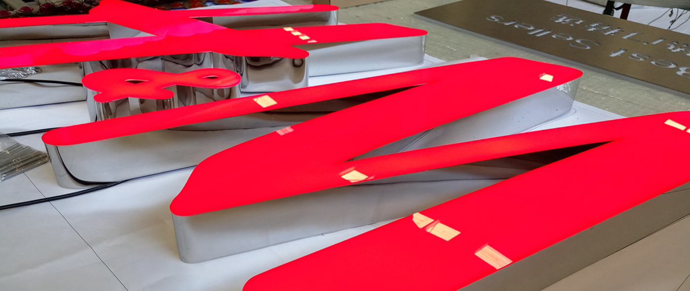 深圳柯赛标识讲解：树脂发光字VS迷你发光字两者的区别