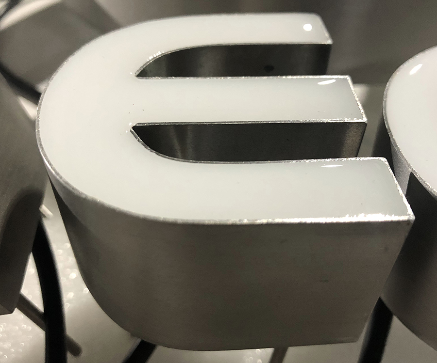 树脂发光字常见的保养方式有哪些？