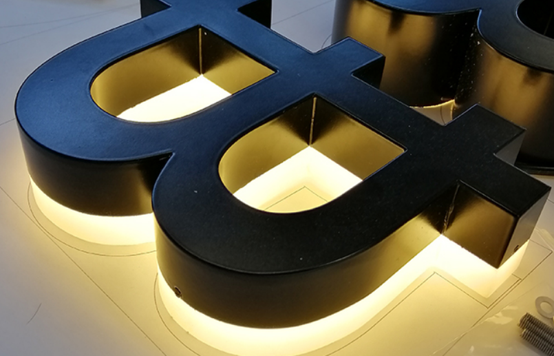 选购门头发光字发光字需要考虑哪几个方面的因素？