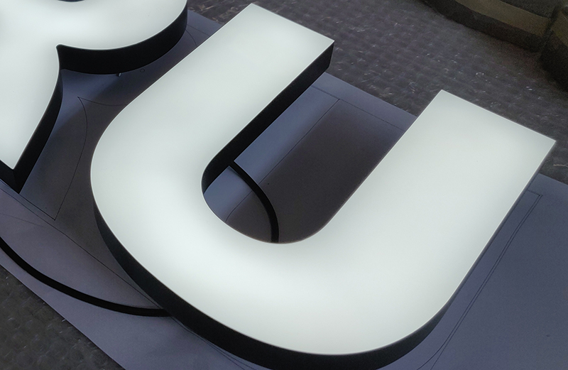 LED迷你发光字体积小，散热问题怎么解决？