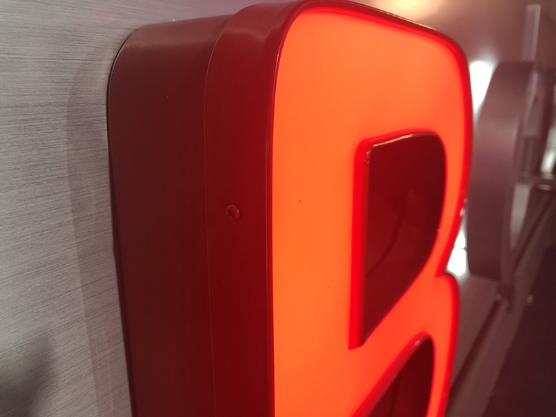 天地盖发光字是什么意思?有哪些特点? 天地盖发光字是什么意思?有哪些特点?