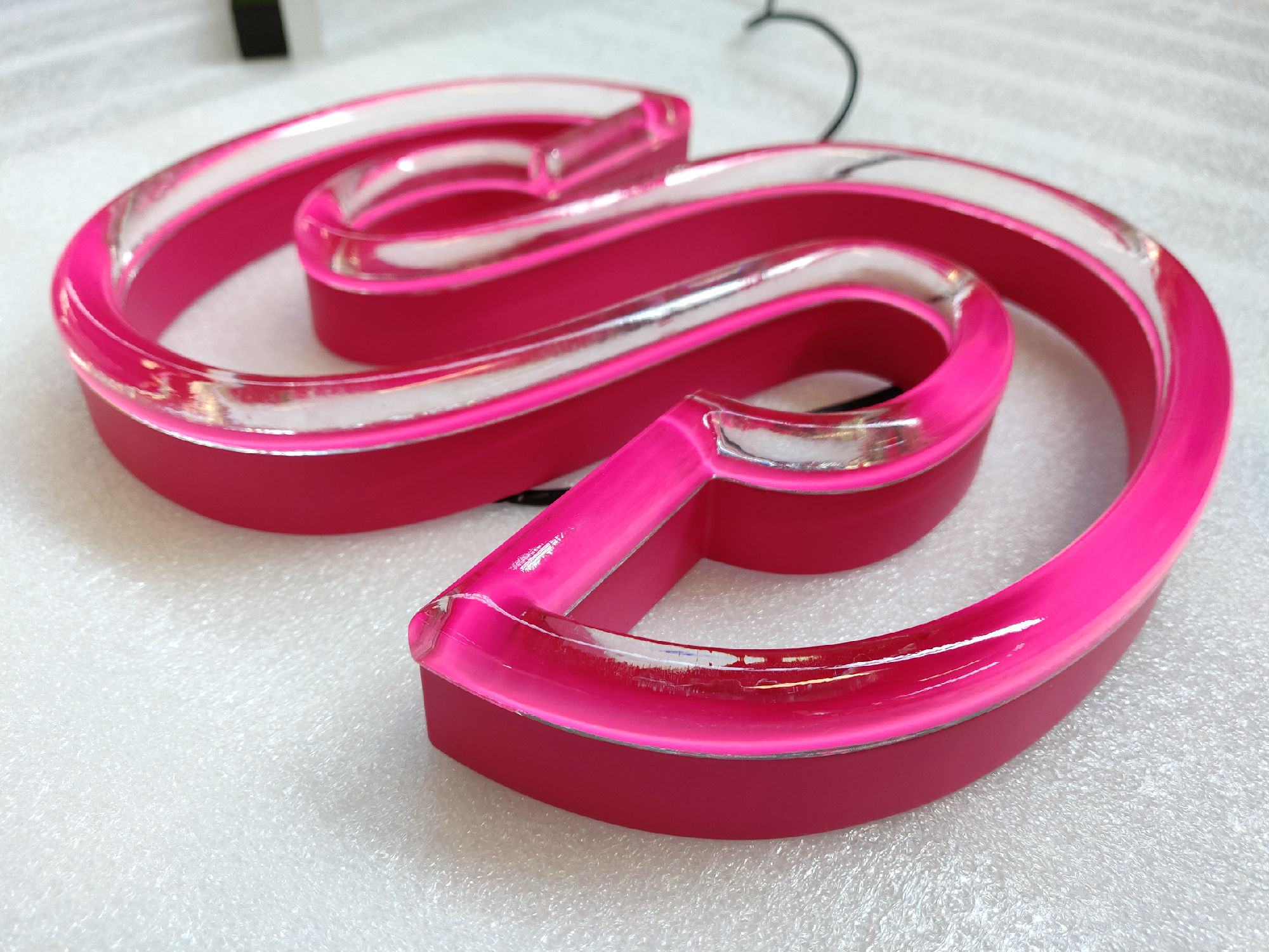 LED霓虹发光字的光源工作原理是什么样的? LED霓虹发光字的光源工作原理是什么样的?