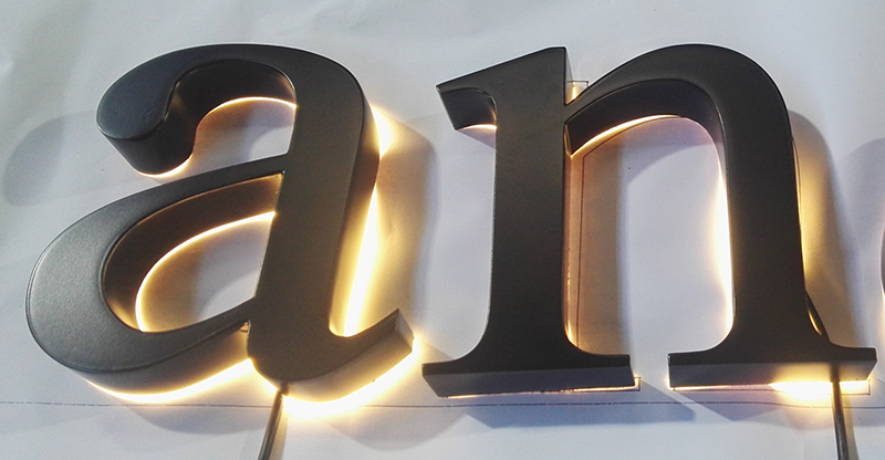 金属发光字制作过程中的5个细节分享