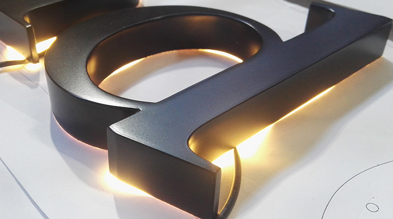 金属发光字制作厂家怎么选？