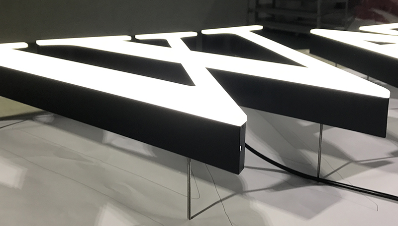 LED亚克力发光字的优点和缺点分别有哪些? LED亚克力发光字的优点和缺点分别有哪些?