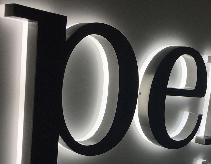 4种典型的背发光字特性详细描述 4种典型的背发光字特性详细描述