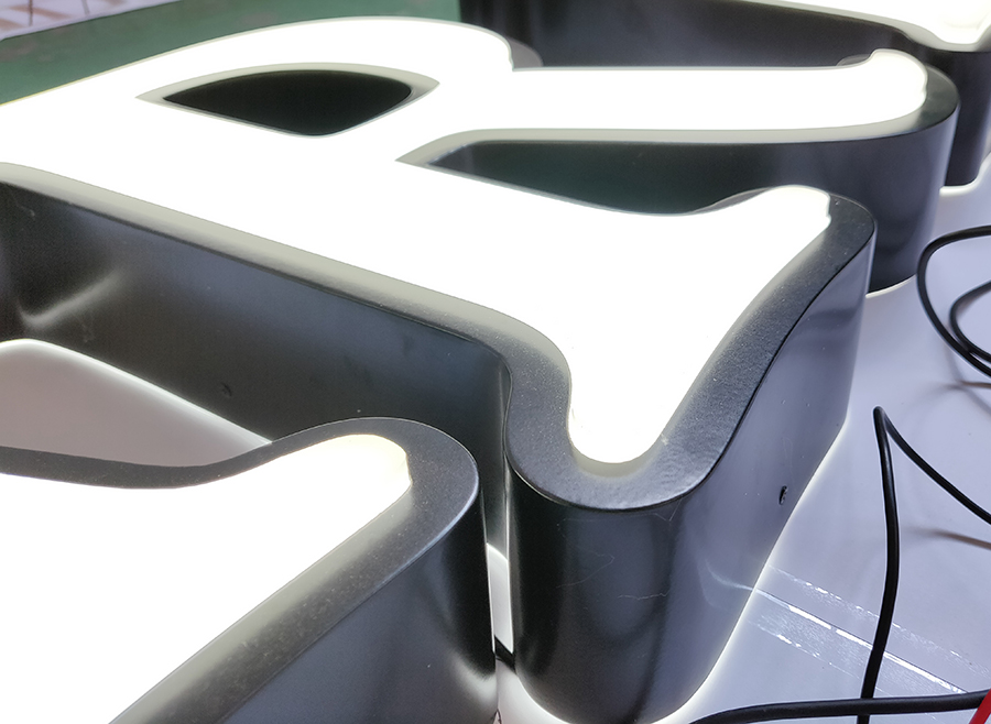 环氧树脂发光字生产制作的一些注意事项