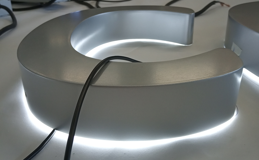 不锈钢发光字受欢迎的3个理由