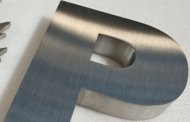 不锈钢发光字和灯箱字的几个主要制作步骤