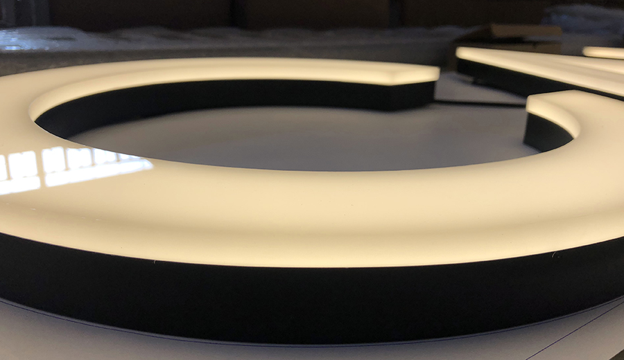 LED发光字光源避免光污染的一些方法 