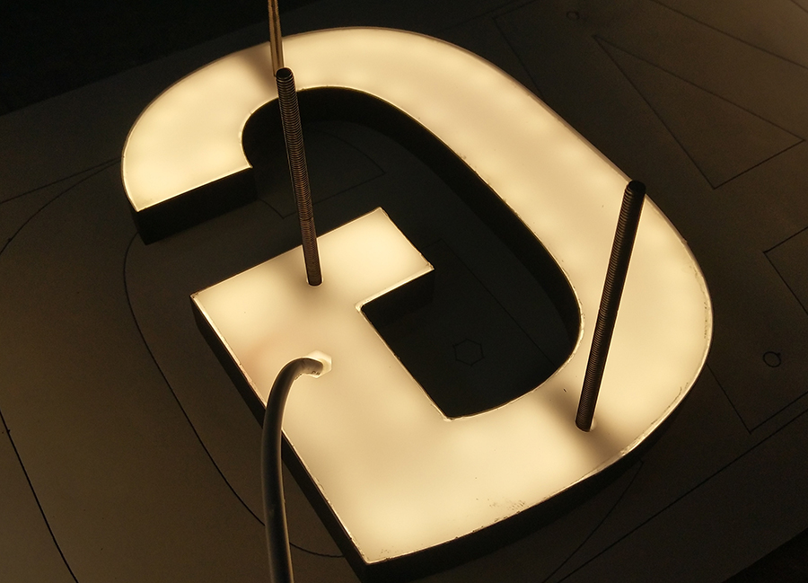 LED发光字常见的故障与相应处理解决方案