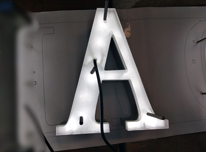 LED背发光字的特点与价格计算方法