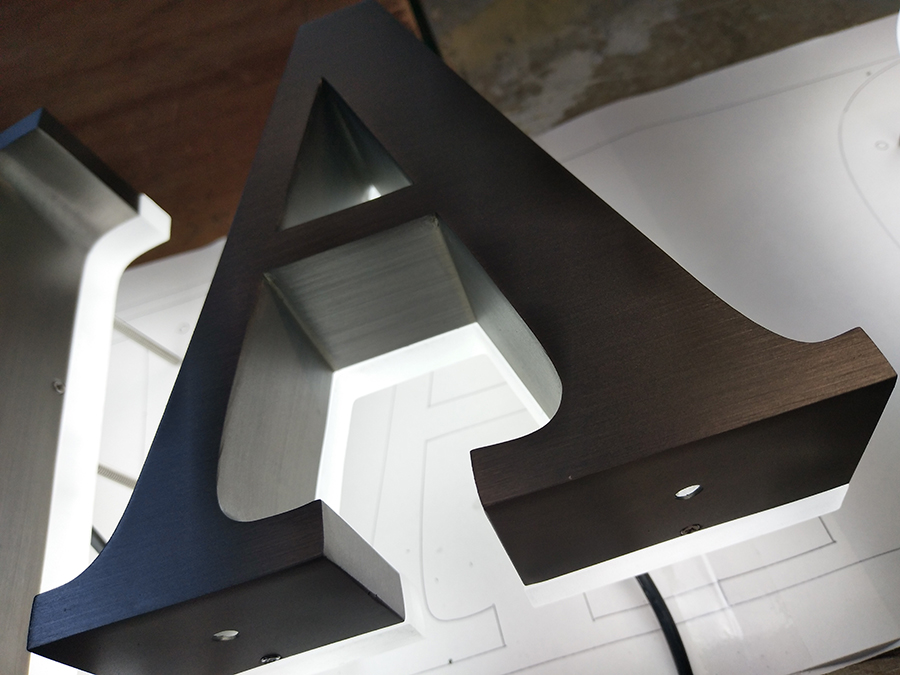 7种常见的LED背发光字工艺特点和使用场景分析