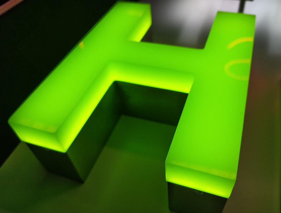 如何选择一家放心的LED发光字供应商？