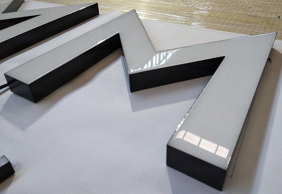 门头LED发光字如何正确分辨与选择？