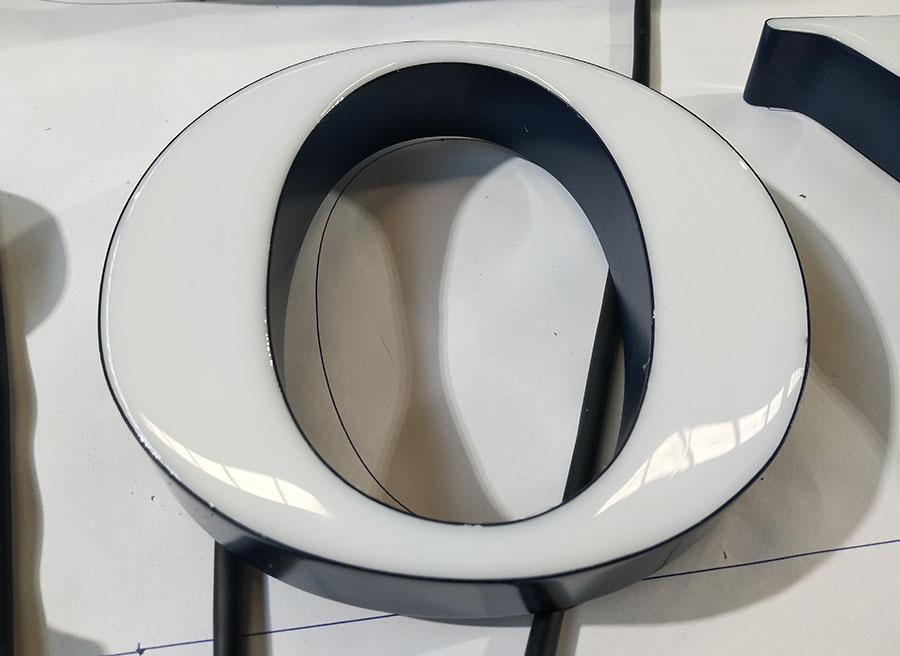 LED吸塑发光字的结构与构成部分是哪些？