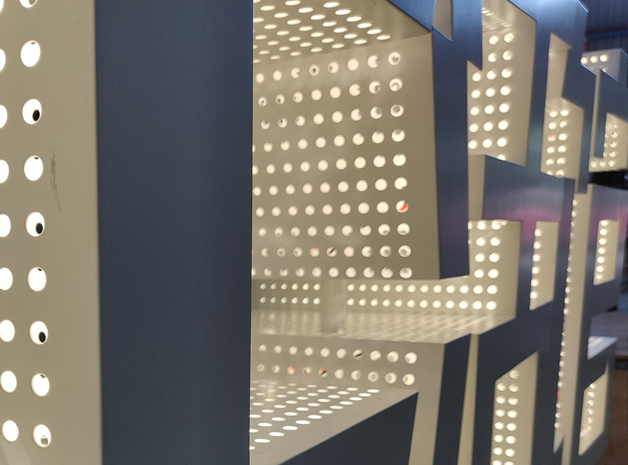 外露冲孔发光字的特点和优缺点分析