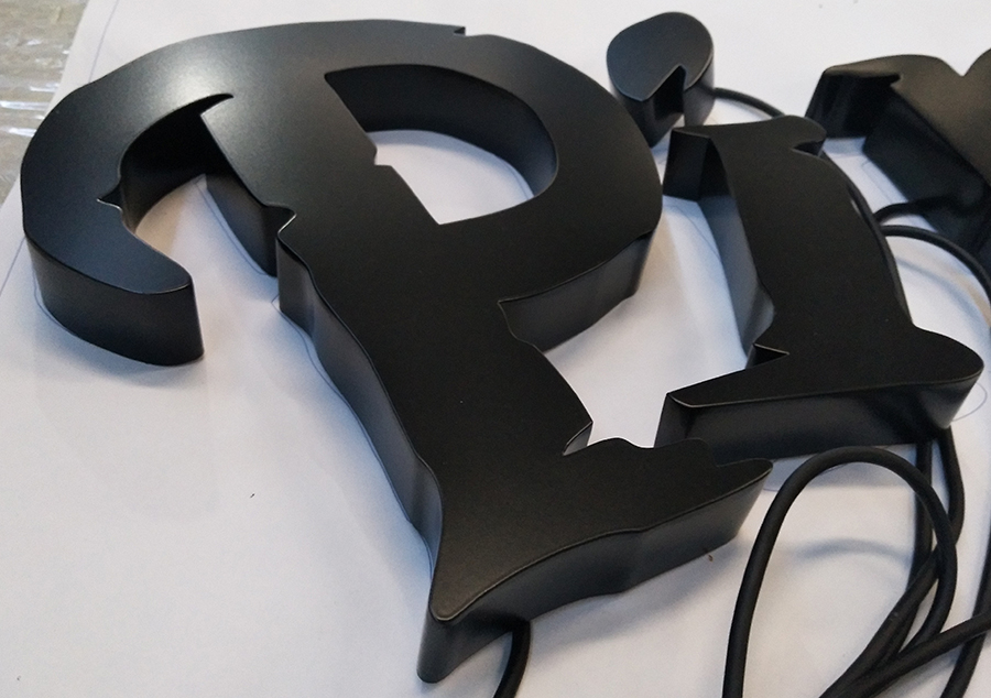 烤漆发光字的特点和制作工艺