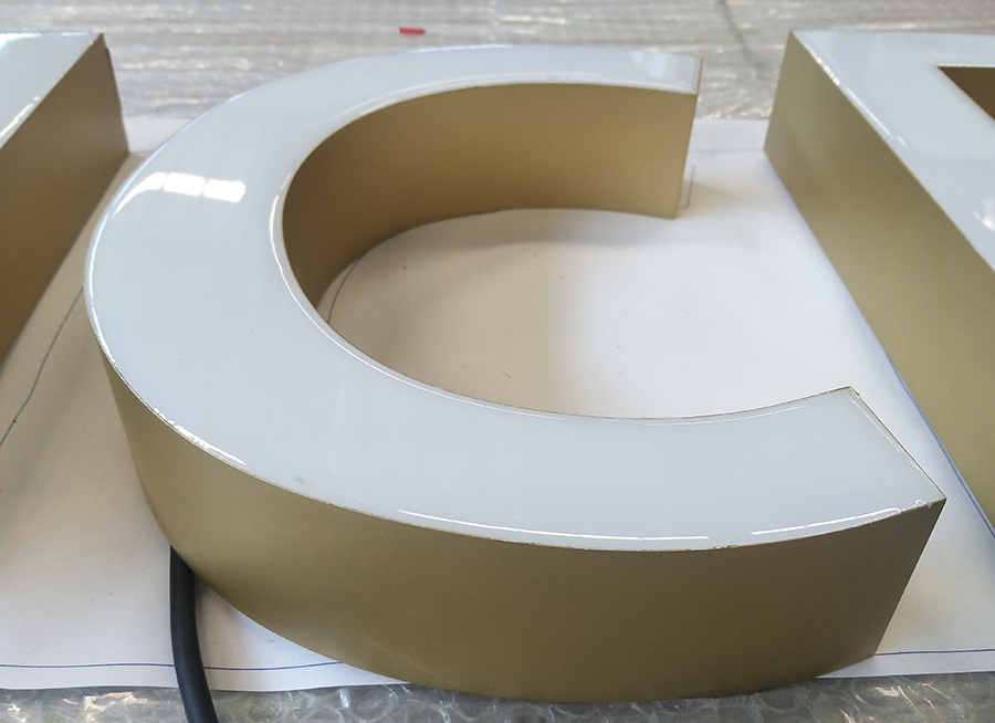 树脂发光字与吸塑字有哪些差异？