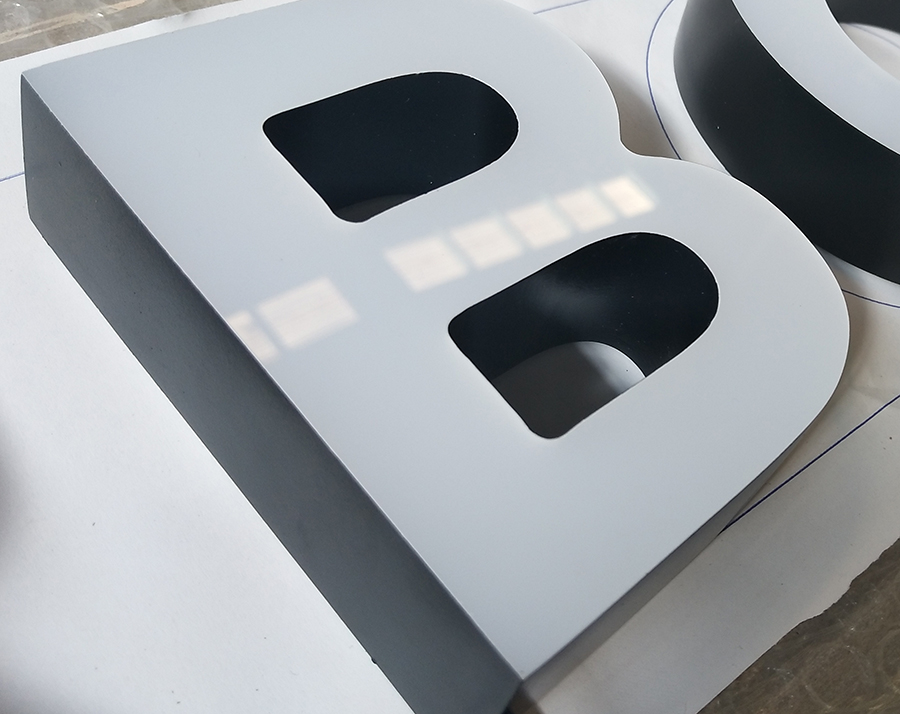 亚克力烤漆字的特点以及亮面与哑面区别 亚克力烤漆字的特点以及亮面与哑面区别