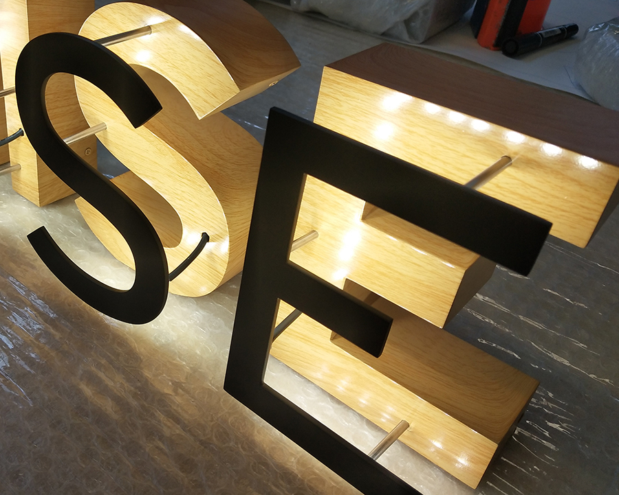 不锈钢发光字生产制作过程中的注意事项