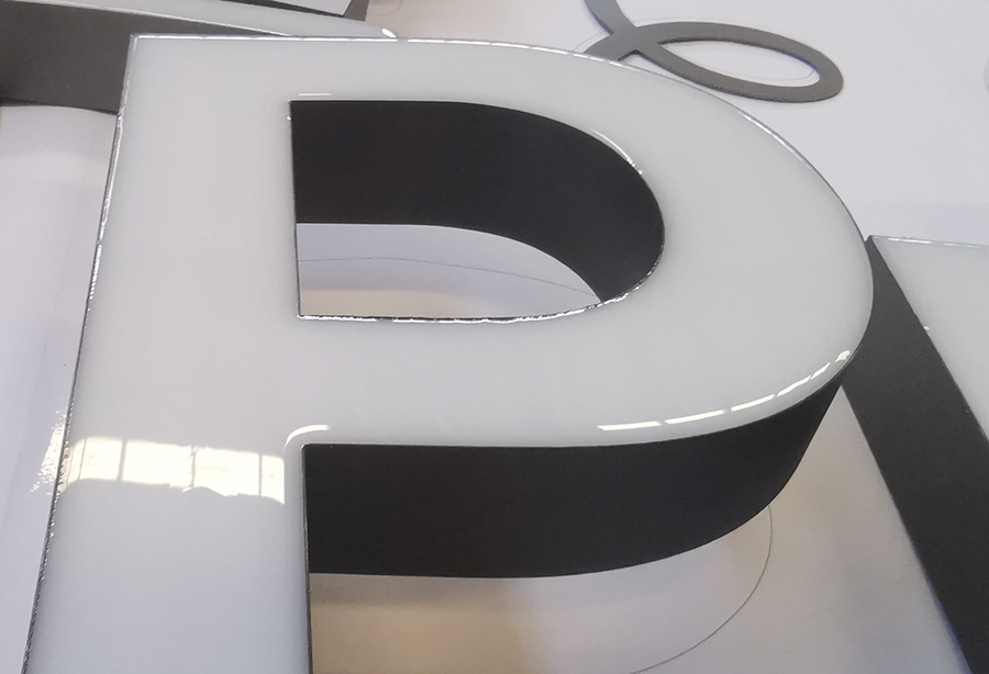 LED树脂发光字制作厂家的质量保障措施有哪些？