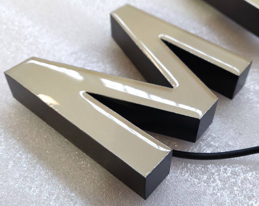 LED树脂发光字的构成和优点分别是什么？