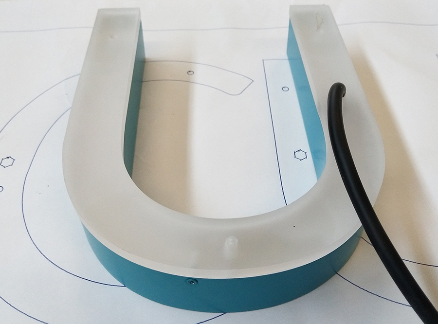 背发光字相对于正面发光字有哪些优势？