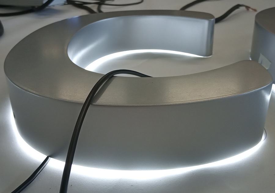 LED背发光字的构成和特点分别是什么？