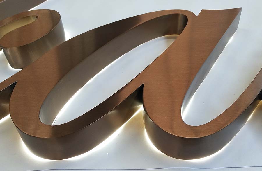 金属拉丝背发光字的几个常识分析 金属拉丝背发光字的几个常识分析