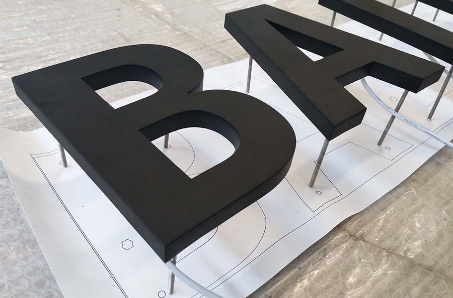 烤漆背发光字制作工艺和特点有哪些? 烤漆背发光字制作工艺和特点有哪些?