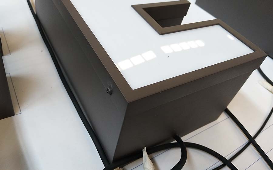 亚克力发光字价格怎么算，与哪些因素有关？