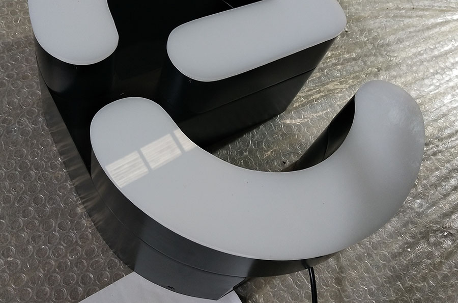 LED无边框发光字制作注意事项有哪些？