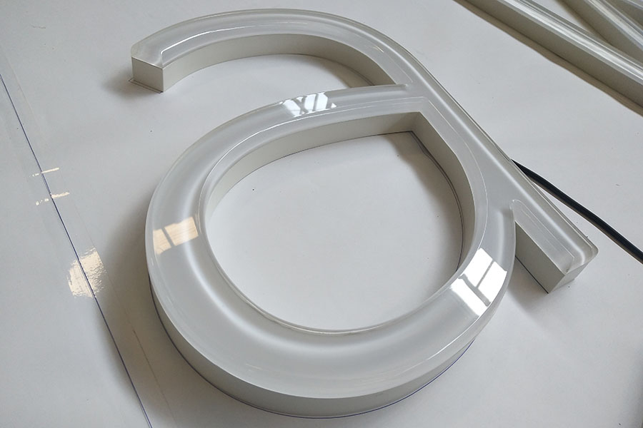 霓虹发光字6大特点分析