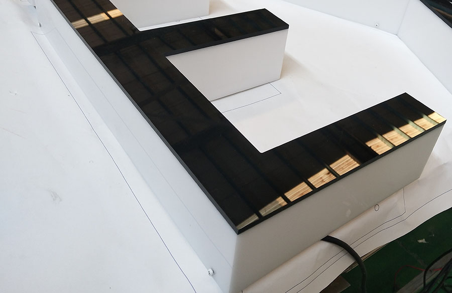 全亚克力发光字的特点和报价方式分析