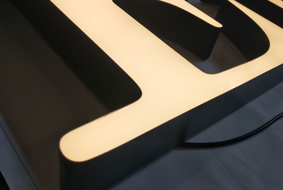 树脂发光字和亚克力字的区别是什么? 树脂发光字和亚克力字的区别是什么?