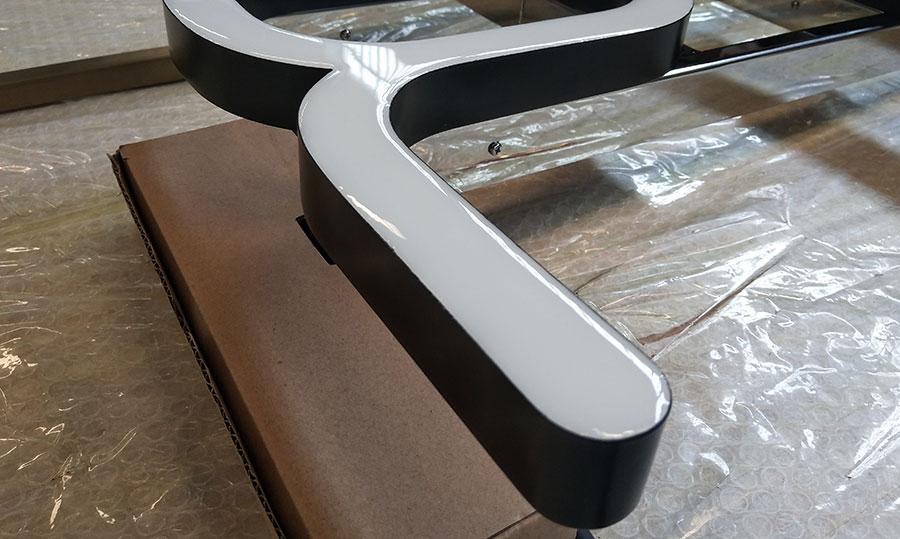 树脂发光字的优点和缺点全解析 树脂发光字的优点和缺点全解析