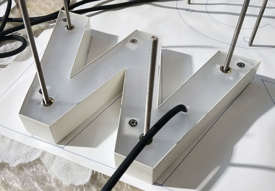 背发光字制作的几个基本常识分析 背发光字制作的几个基本常识分析