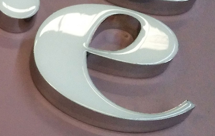 树脂字和超级发光字的主要区别是什么? 树脂字和超级发光字的主要区别是什么?