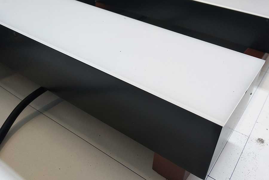 亚克力发光字和树脂字的区别有哪些？