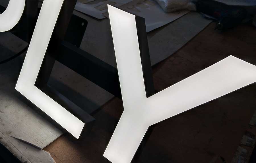 亚克力发光字通用制作流程