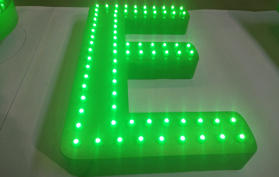 穿孔发光字的8个特点
