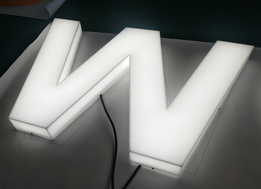 5种常见的通体亚克力发光字介绍