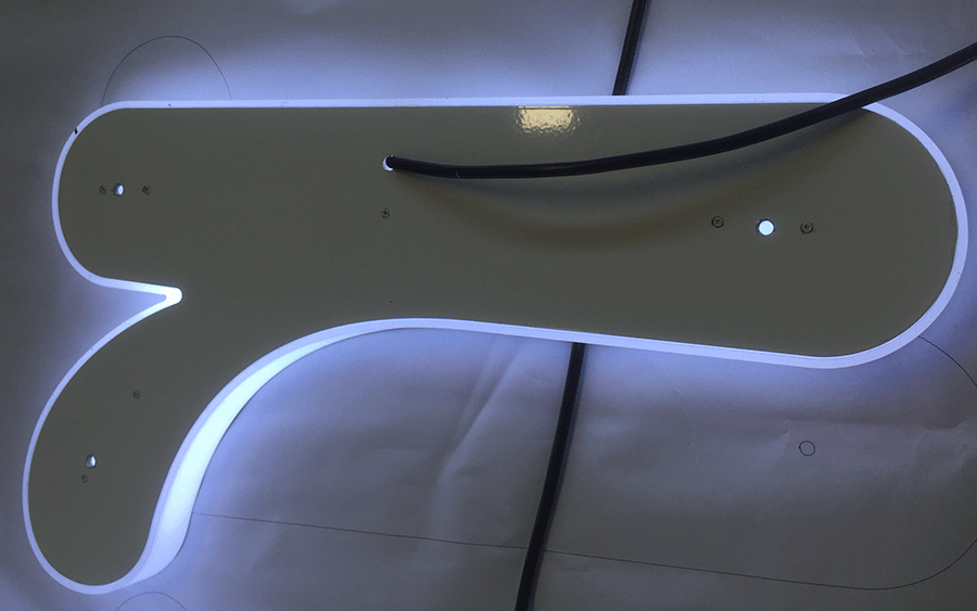 一个典型的亚克力发光字生产制作流程步骤