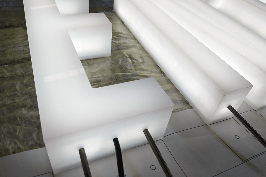 亚克力通体发光字的7个优势特点