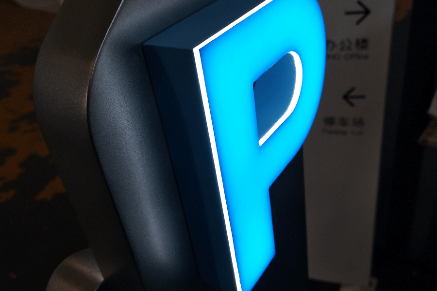 亚克力发光字和PVC字的5个主要区别