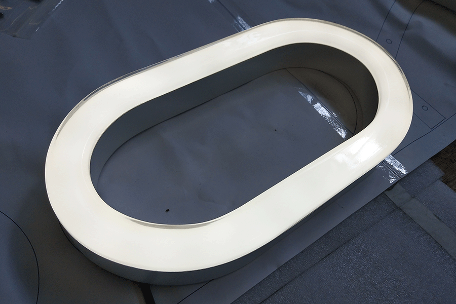 门头招牌广告字制作成发光字还是不发光字？