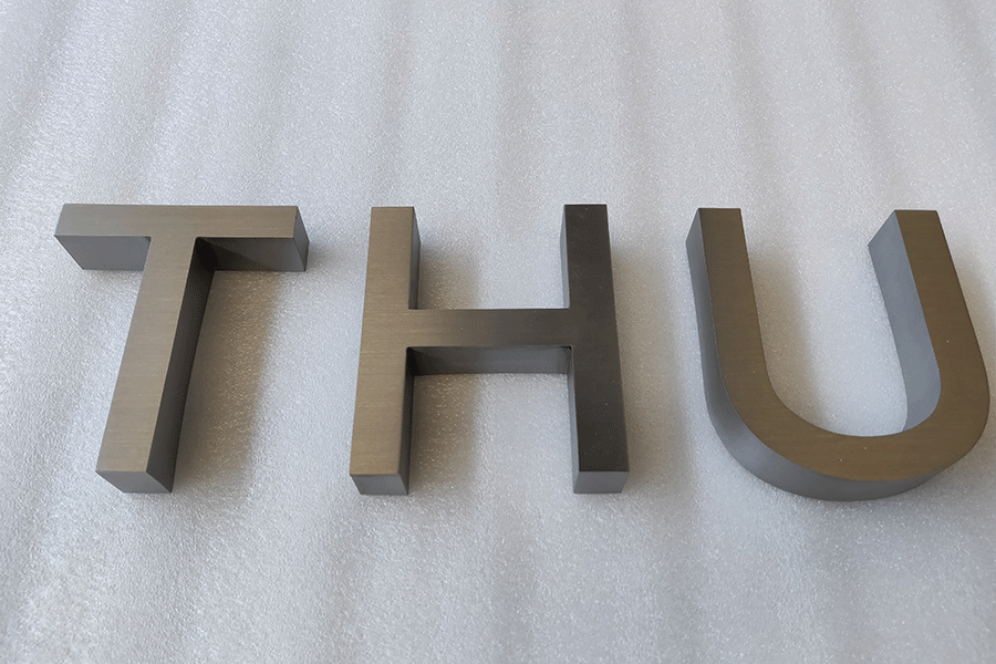 吸塑发光字与金属字有哪些区别？ 