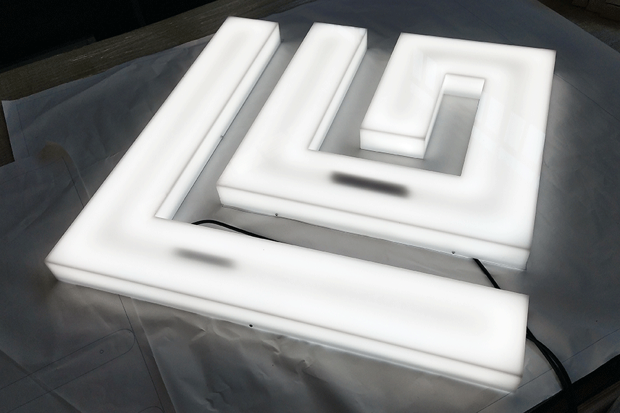 亚克力通体发光字为何如此受欢迎？